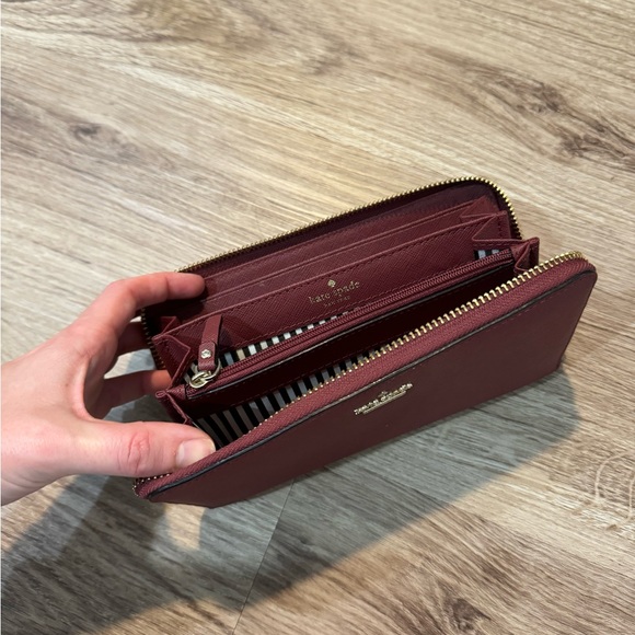 Kate Spade wallet - Picture 2 of 4
